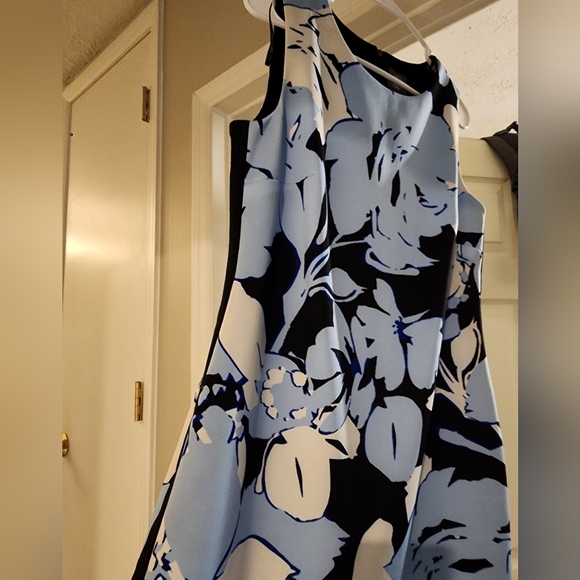 Vince Camuto Size 12 Dress - Picture 4 of 10